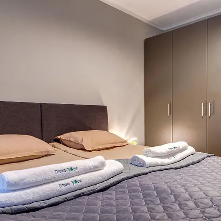 Slope Retreat At Dream View Apartman