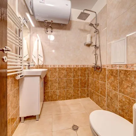 Slope Retreat At Dream View Apartman